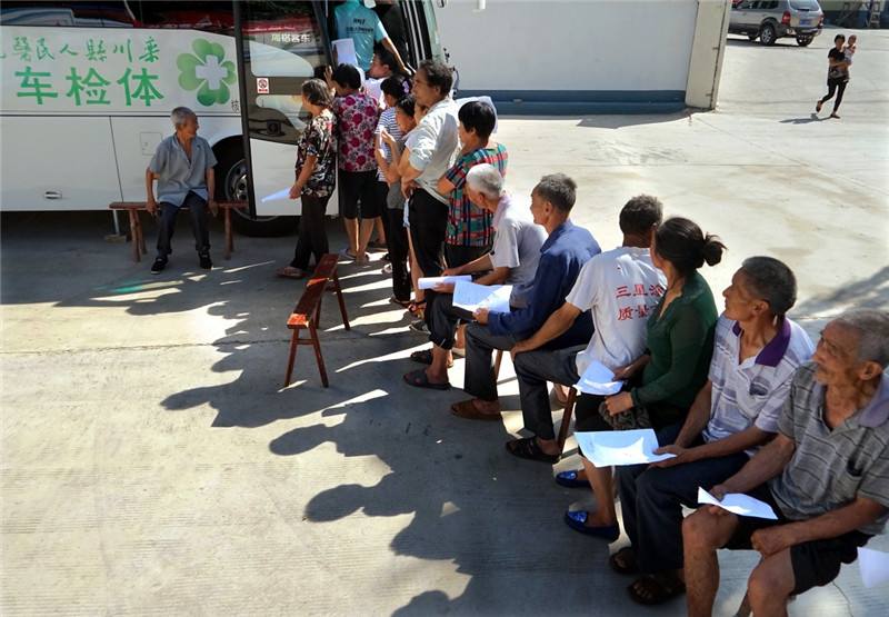 移動體檢車造福人民群眾，生產廠家為健康護航02